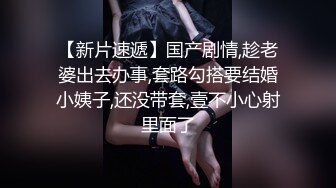 土豪重金定制，清纯可爱，网红福利姬嫩妹【酱果儿】居家露脸自拍，萌萌哒裸舞，床上跳到客厅