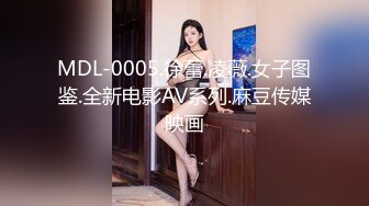   大叔花5000大洋约两女技师双飞  双女一起翘起屁股  隔内裤揉穴磨蹭  浴室三人洗澡