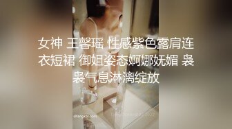 【喜欢哥哥手指】第一批返乡的单身女青年，深夜闺房自慰，直播间各位大哥套路多，骚鲍鱼白浆溢出给特写，对白刺激