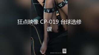 给哥哥穿着牛仔裤吹