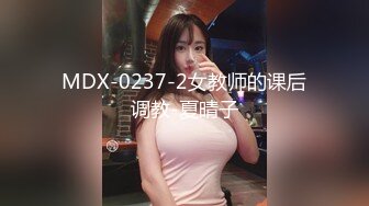 熟女妈妈3P 年纪这么大了 还逼里插一根鸡吧 嘴里吃一根鸡吧 真是法力无边